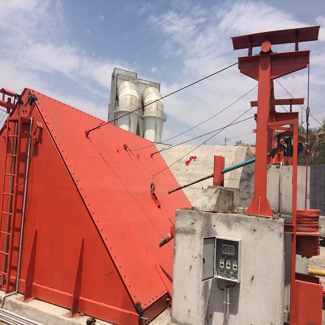 自復式立井防爆門